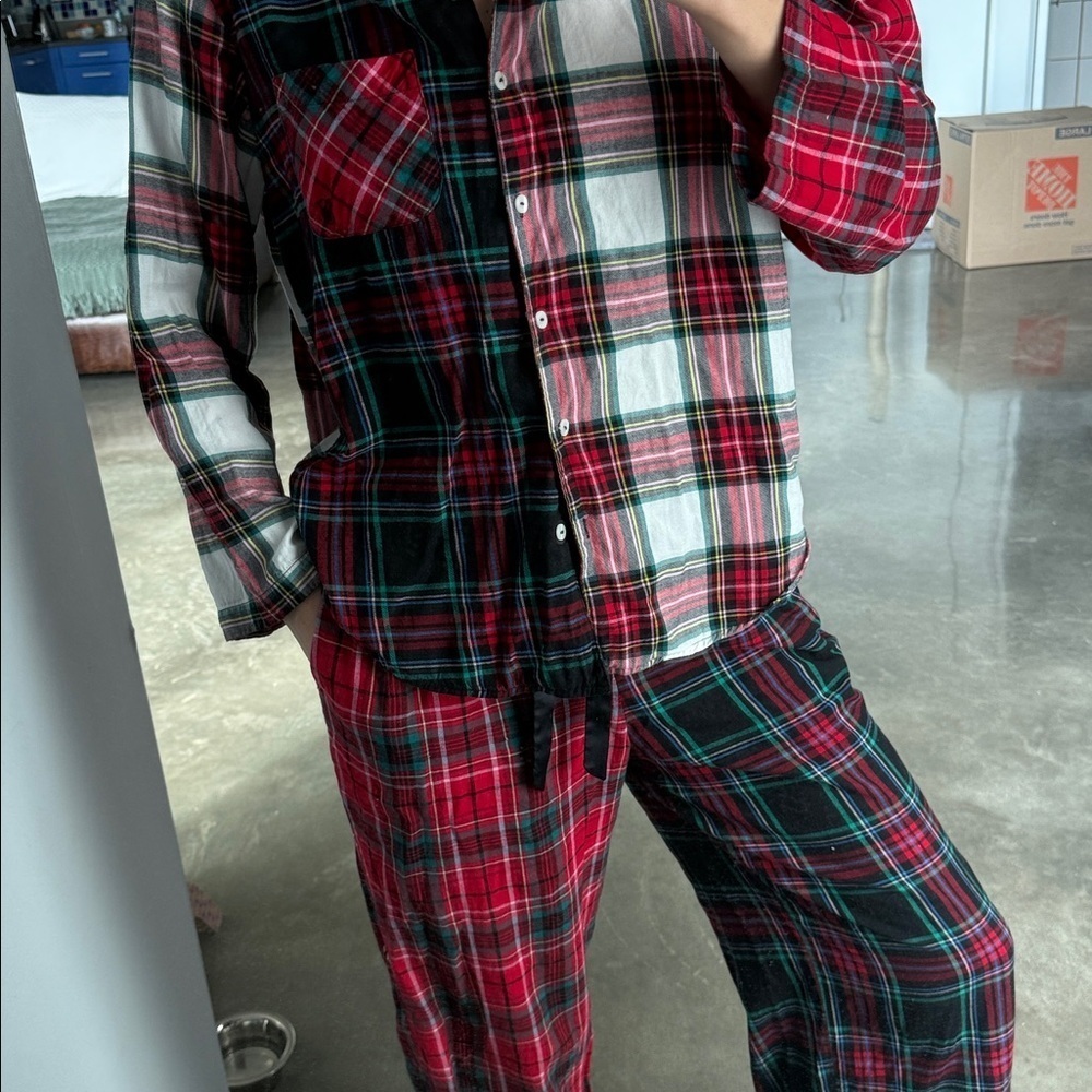 Victoria’s Secret Plaid Flannel Pajama Set - Picture 3 of 14